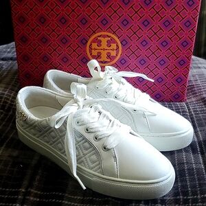 Tory Burch Marion Quilted Lace-up Sneaker size:  7.5  color: Ivory  (NWT)